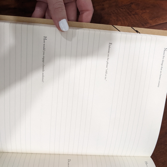 400 Writing Prompts Journal - Picture 5 of 8